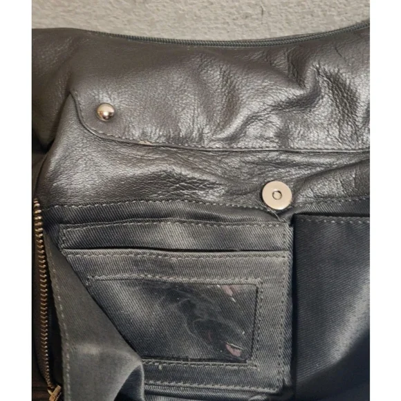 Elegant Gray Leather Satchel - Picture 3 of 7